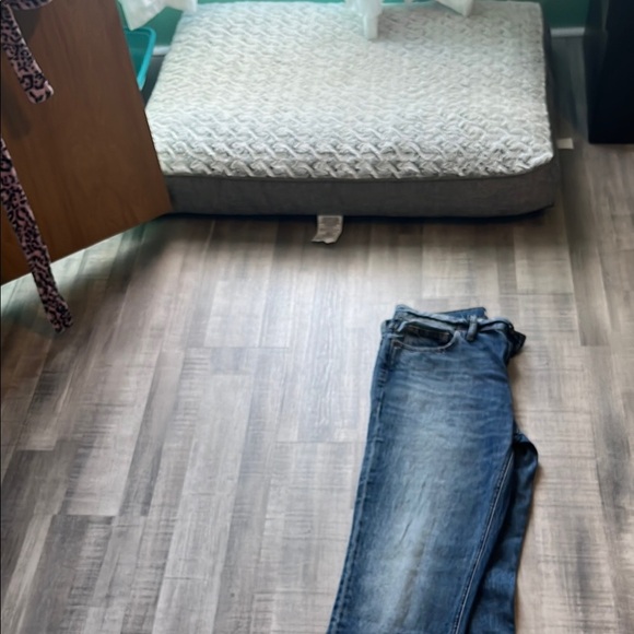 Vince Camuto Tomboy jeans - Picture 8 of 8